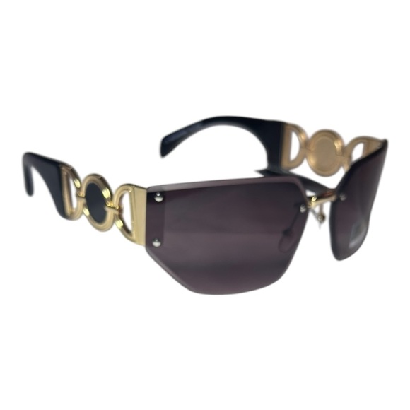 Black Cat-Eye Sunglasses with Gradient Lenses - Picture 4 of 5